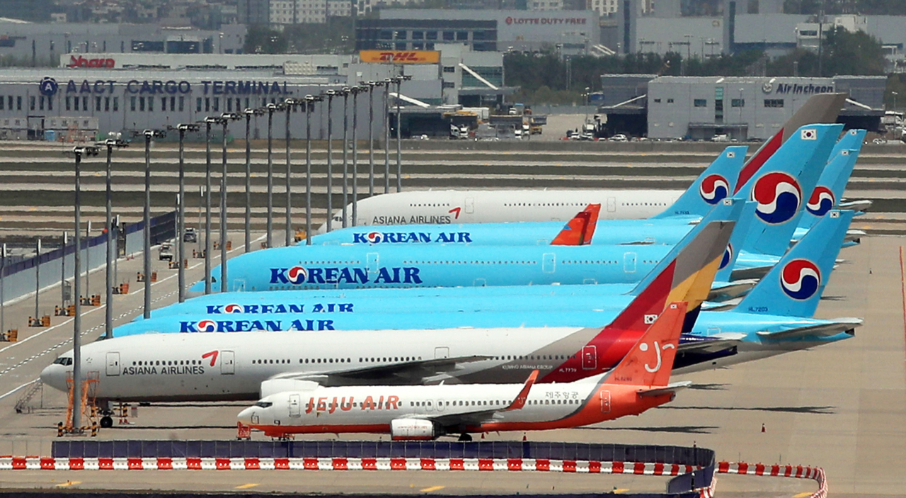 Planes are parked at Incheon International Airport, west of Seoul. (Yonhap)