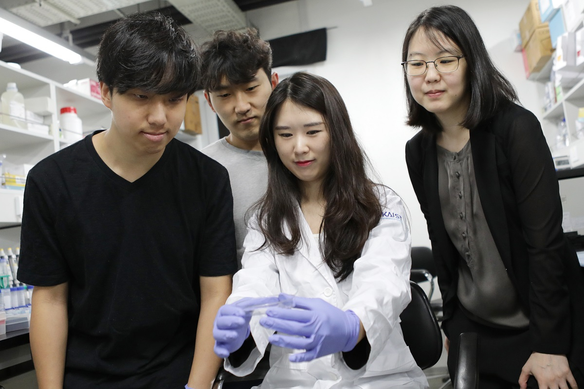 정현정(오른쪽) KAIST 생명과학과 교수 연구팀.[KAIST 제공]