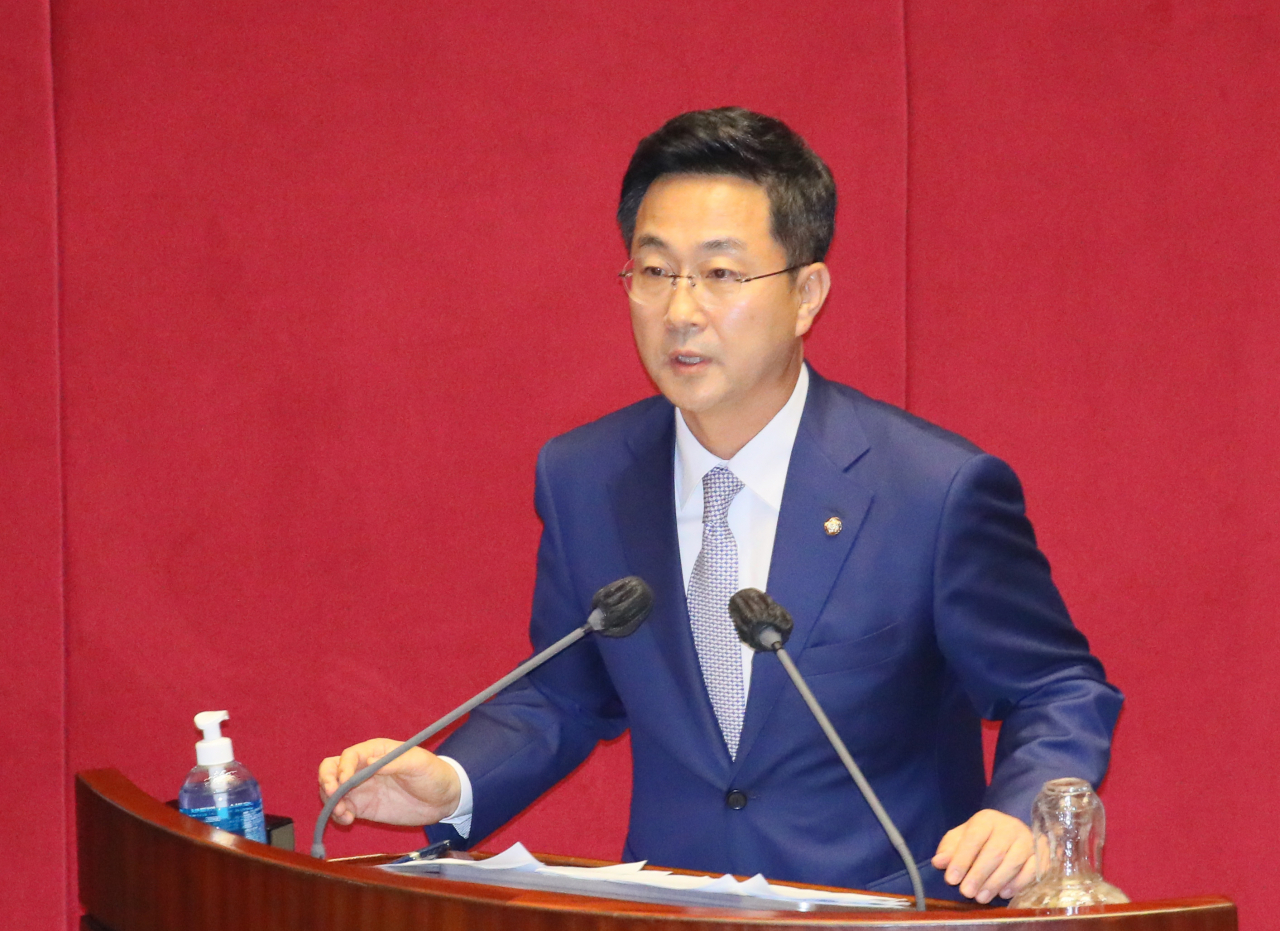 박성준 더불어민주당 의원이 22일 국회 본회의에서 정치·외교·통일·안보에 관해 대정부 질문하고 있다. [연합]