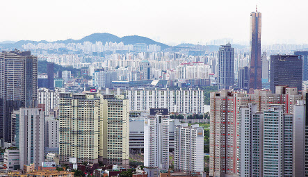 서울 용산과 여의도 일대 아파트 단지 모습. [연합]