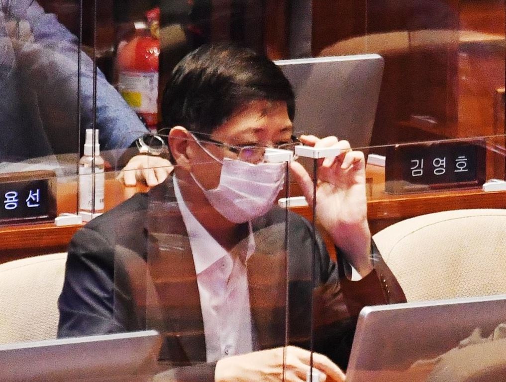 This photo taken on Sept. 16, 2020, shows Rep. Kim Hong-gul of the ruling Democratic Party at the National Assembly. (Yonhap)