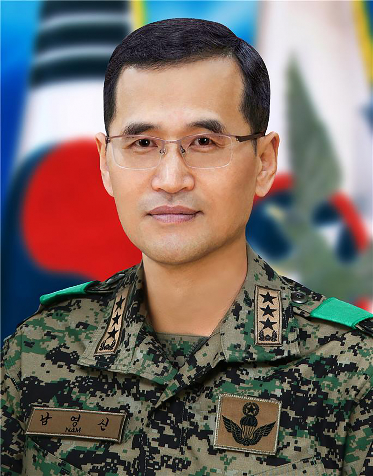 국방부는 21일 신임 육군총장에 남영신 지상작전사령관을 내정했다고 밝혔다. 학군 출신 육군총장은 1948년 육군 창설 이후 72년 만에 처음이다. [연합]
