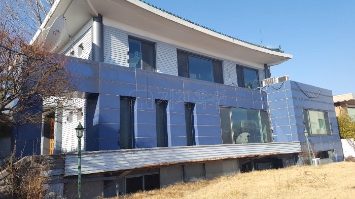 경매시장에 나온 역대 최고 감정가 156억원짜리 단독주택이 이달 29일 경매 절차를 진행한다. [지지옥션 제공]