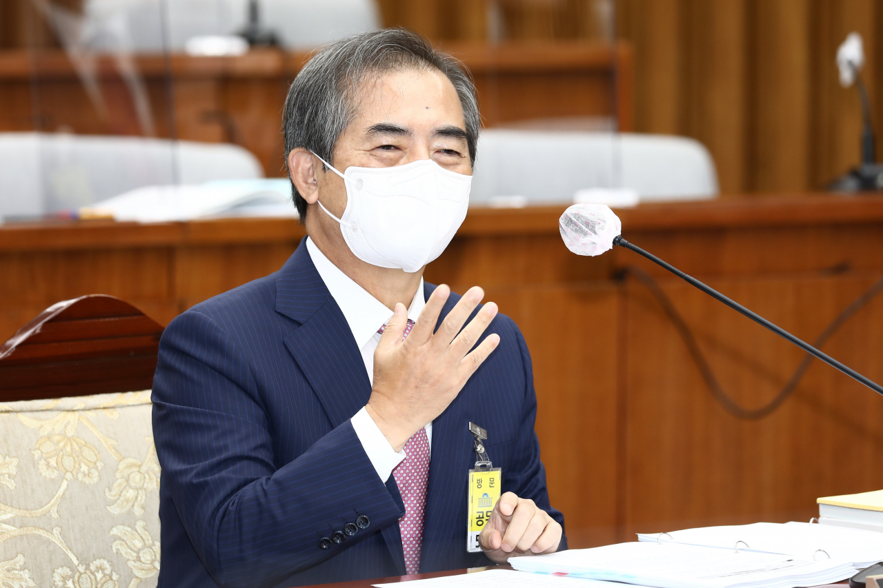 조병현 중앙선거관리위원회 위원 후보자가 21일 국회 특별위원회의 중앙선거관리위원회 위원 선출안 심사를 위한 인사청문회에 출석, 답변하고 있다. [연합]