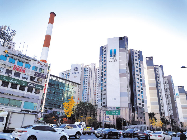 정부가 증여취득세율을 대폭 올리자, 지난달 강남구에선 매매보다 증여가 더 많이 일어났다. 사진은 강남구 도곡동 아파트 단지. [헤럴드경제DB]