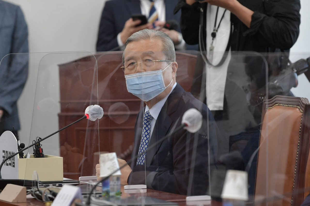 김종인 국민의힘 비대위원장이 22일 국회에서 열린 화상 의원총회에서 발언하고 있다. [연합]