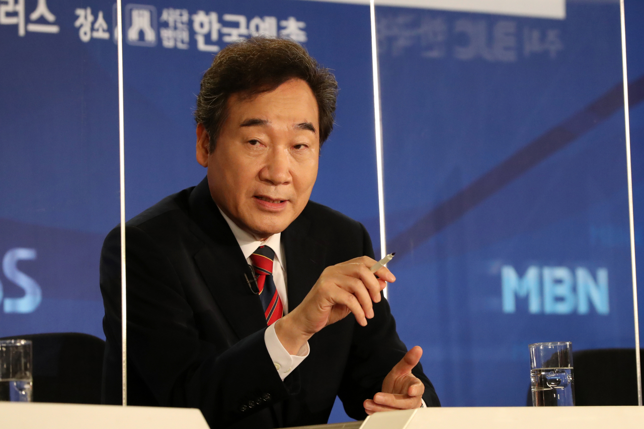 이낙연 더불어민주당 낙연 대표가 23일 서울 양천구 예술인센터에서 열린 방송기자클럽 초청 토론회에 참석해 정치 현안에 대해 이야기하고 있다. [연합]