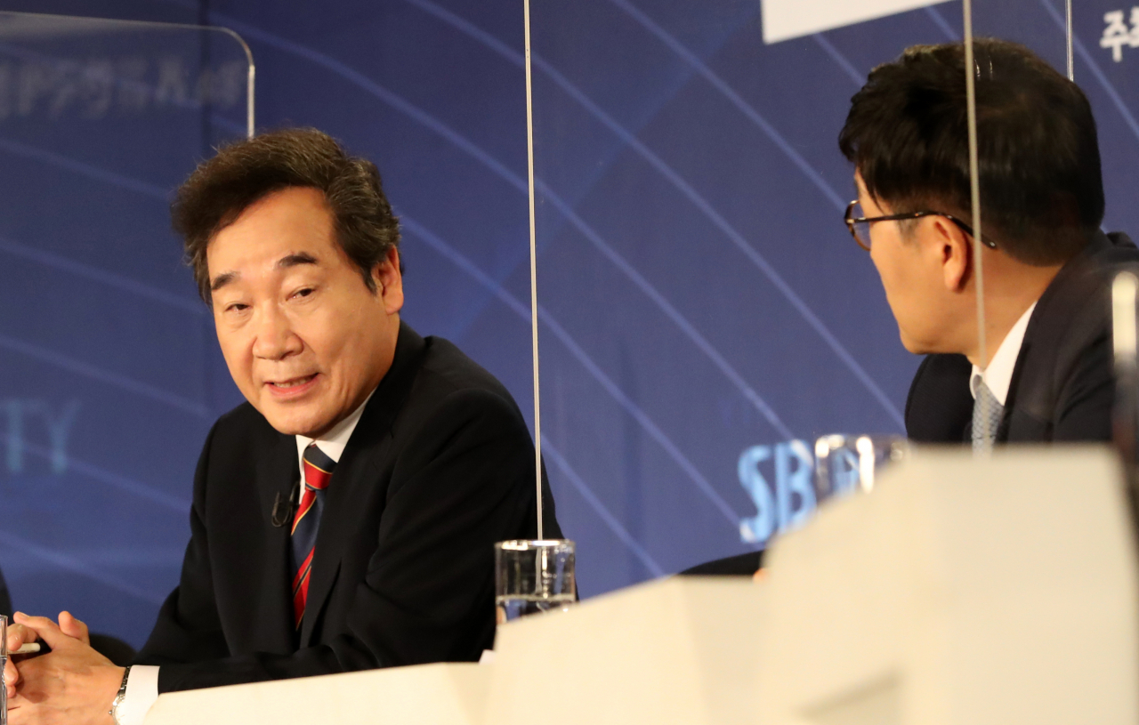 이낙연 더불어민주당 대표가 23일 서울 양천구 예술인센터에서 열린 방송기자클럽 초청 토론회에 참석해 정치 현안에 대해 이야기하고 있다. [연합]