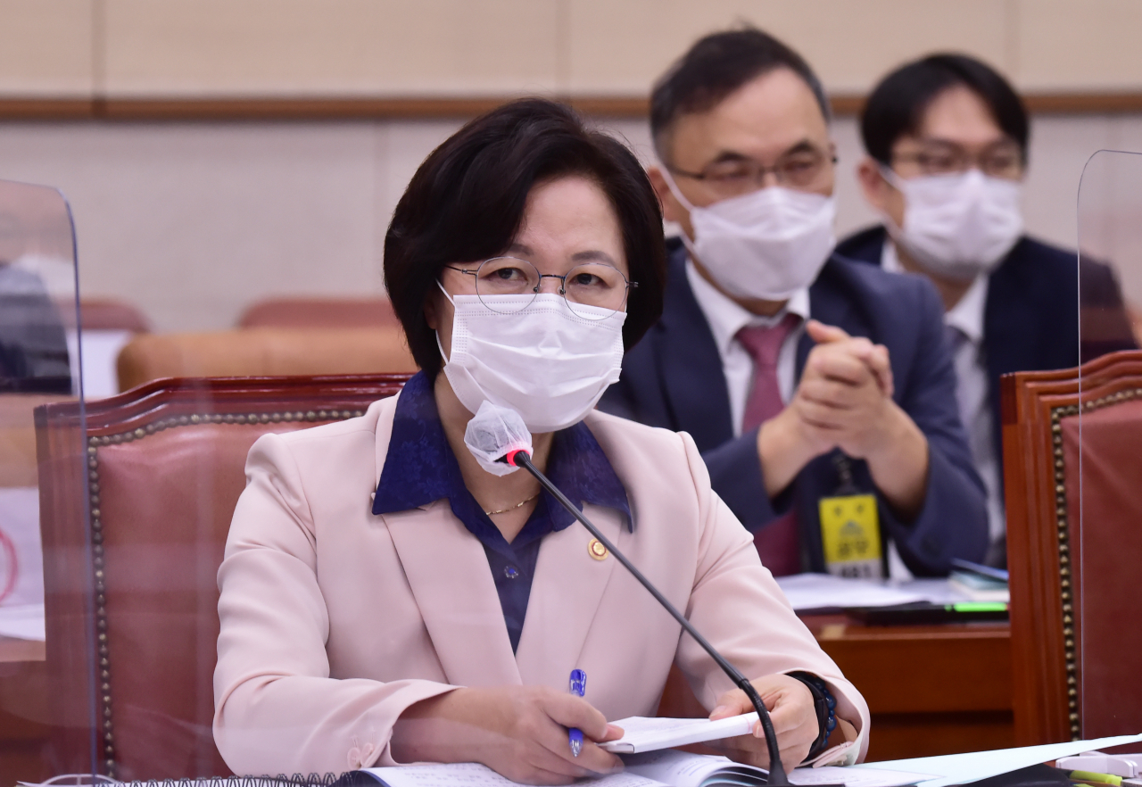 “장관님, 장관님, 장관님” 세 번 불렀는데…추미애 ‘침묵, 또 침묵’