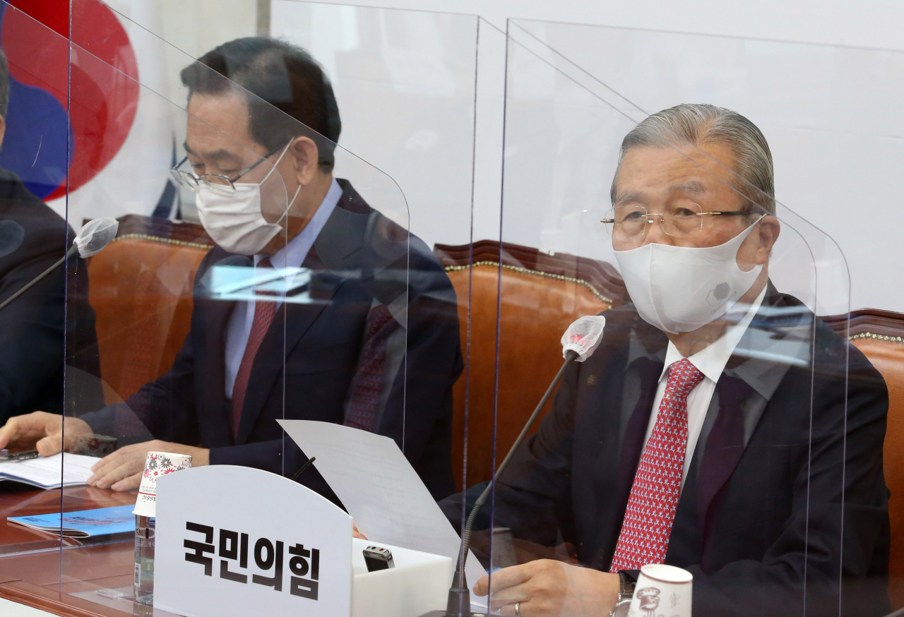김종인 국민의힘 비상대책위원장이 24일 서울 여의도 국회에서 열린 비상대책위원회의에서 발언하고 있다. [연합]