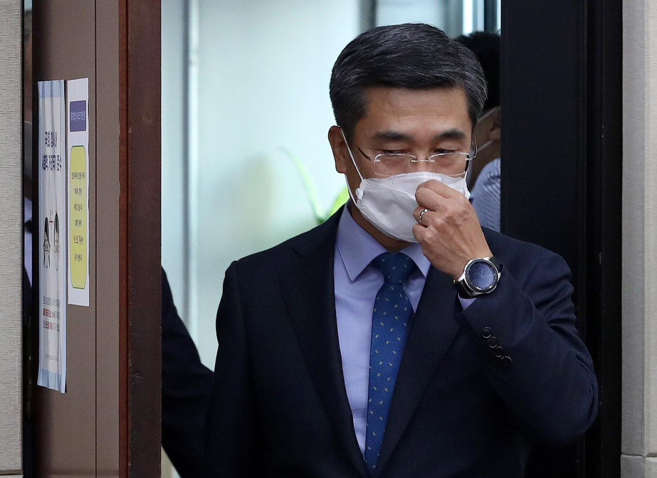 24일 오후 서욱 국방부 장관이 연평도 인근 실종 공무원 북한 피격 사건 관련 긴급현안보고를 위해 국회 국방위원회 전체회의에 참석하고 있다. 연합뉴스