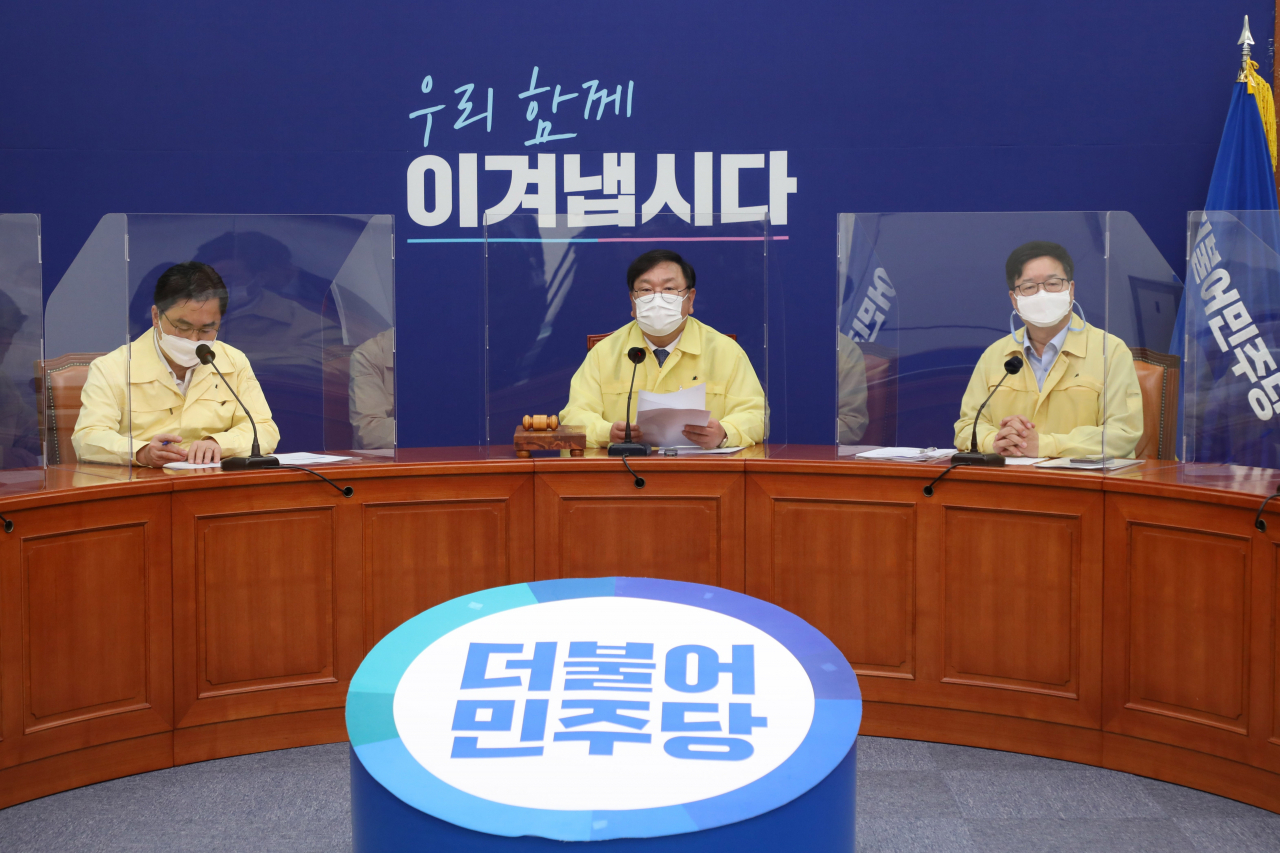 김태년 더불어민주당 원내대표가 25일 오전 국회에서 열린 최고위원회의에서 발언하고 있다. [연합]
