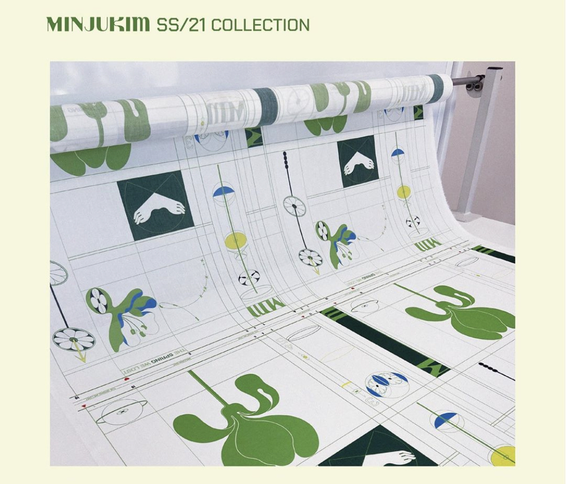민주킴 2021년 봄·여름(S/S) 컬렉션. 친환경 원단인 안동 삼베 위에 생분해 잉크로 그래픽을 프린팅했다. [민주킴]