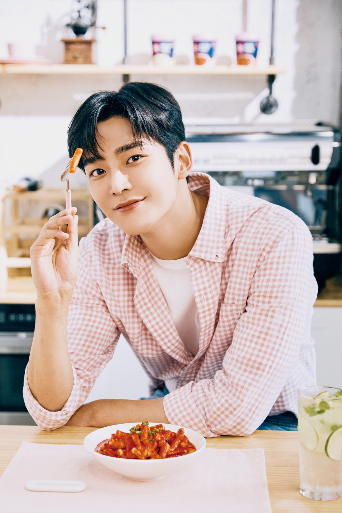 로운 [FNC엔터테인먼트 제공]