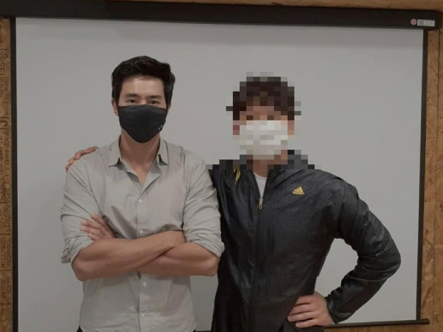 이근 예비역 대위와 A씨가 함께 찍은 사진. [A씨 인스타그램]