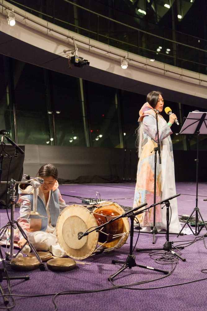 Zadie Xa, Guest, Ghost, Host MACHINE! Marathon. Photograph &copy; 2017 Manuella Barczewski