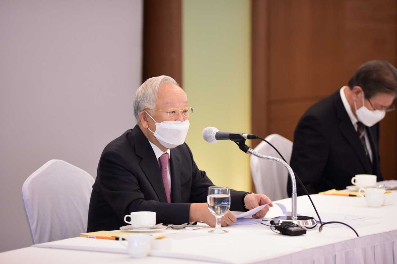 7일 오전 서울 중구 롯데호텔에서 열린 '경총 회장단 회의'에서 손경식 회장이 모두 발언을 하고 있다. [한국경영자총협회 제공]