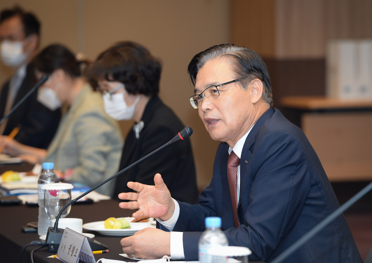 권평오 코트라 사장이 지난달 25일 개최한 ‘빅데이터·바이코리아 고객간담회’에서 발언하고 있다. [코트라 제공]