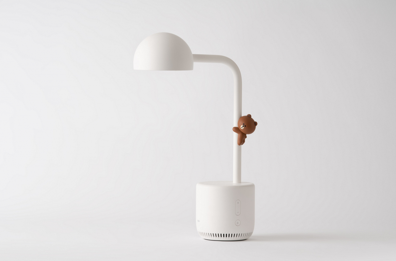 인공지능(AI) 플랫폼 클로바가 탑재된 스마트 조명 ‘클로바 램프(CLOVA Lamp)’[네이버 제공]