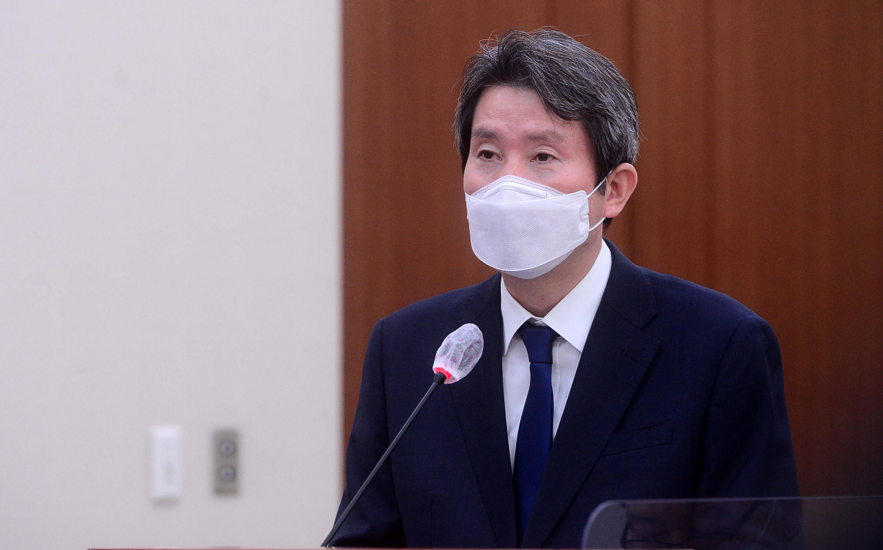 이인영 통일부 장관이 8일 오전 서울 여의도 국회에서 열린 외교통일위원회 국정감사에서 업무보고하고 있다. 이상섭 기자 babtong@heraldcorp.com