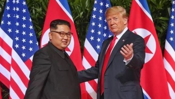지난 2018년 6월 정상회담에서의 김정은 북한 국무위원장과 트럼프 미국 대통령[연합]