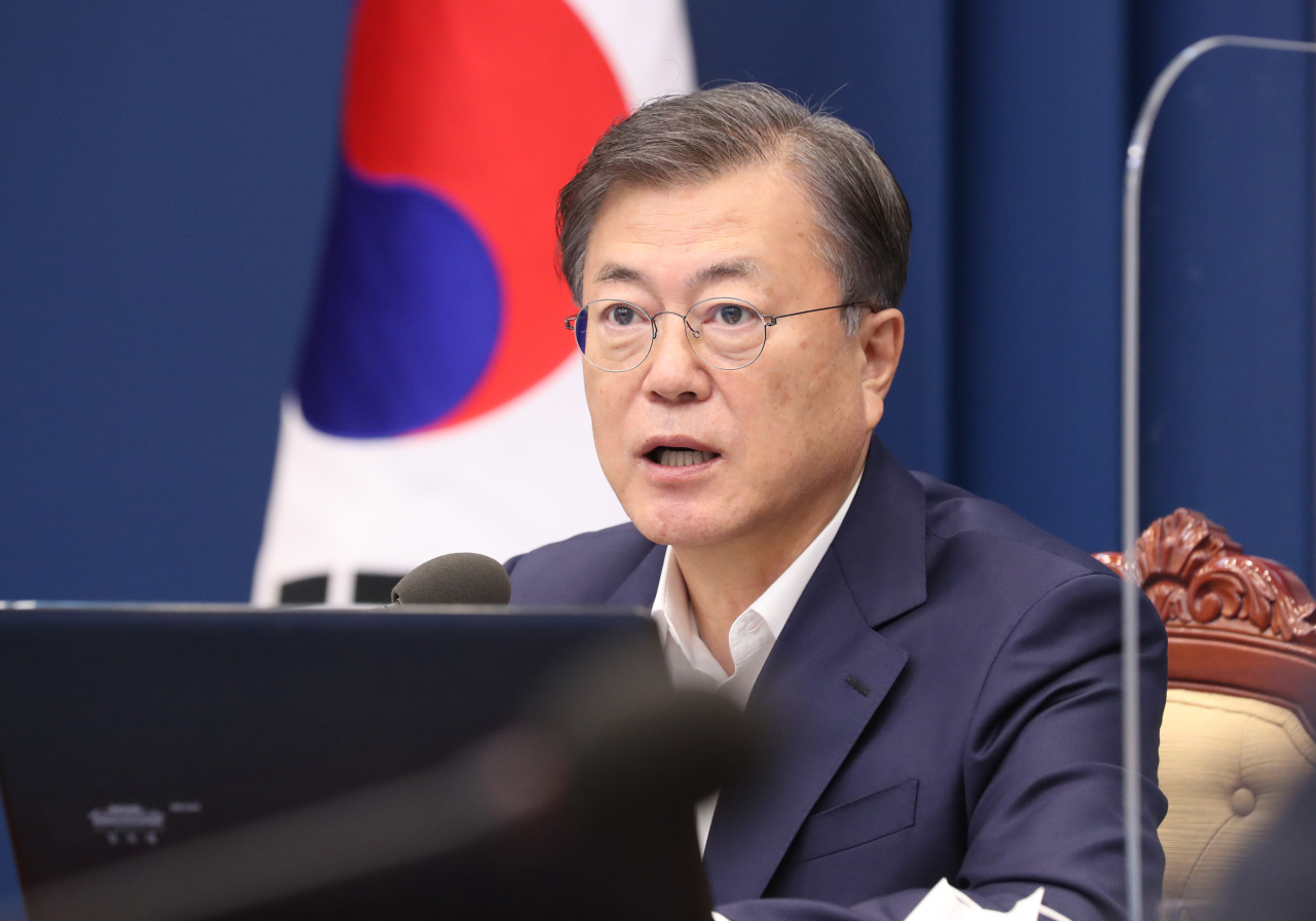 문재인 대통령이 지난 12일 청와대에서 수석·보좌관 회의를 주재하고 있다. [연합]