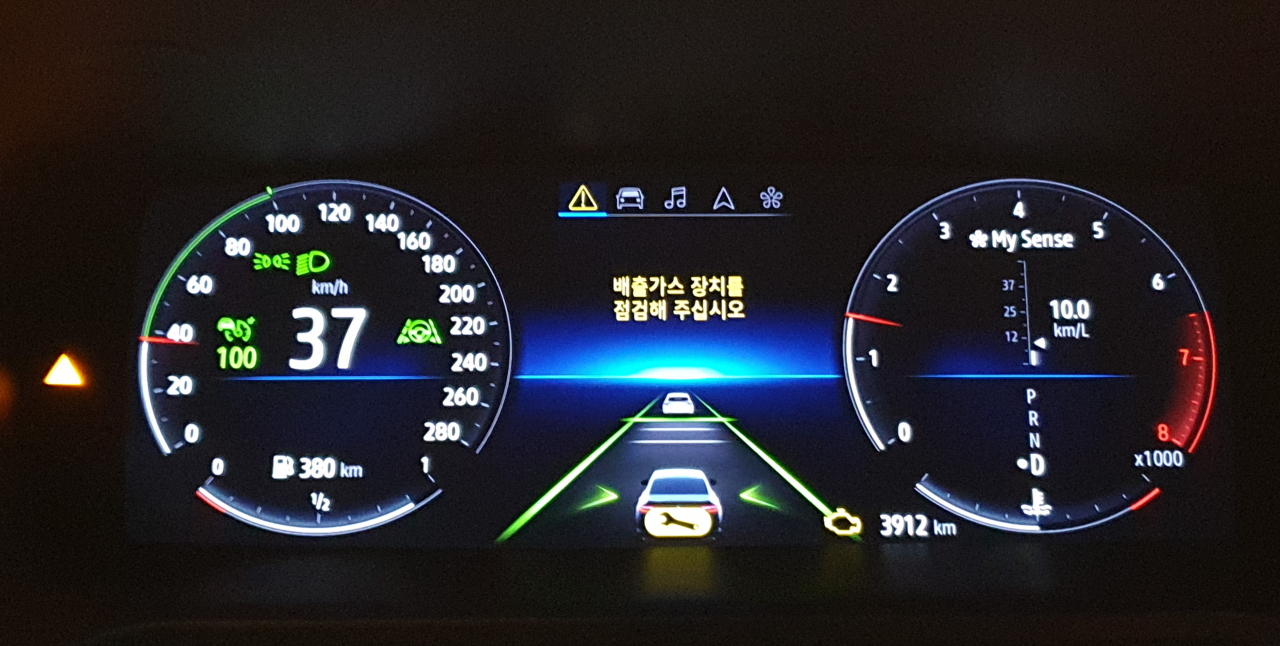완성도 측면에선 아쉬움이 컸다. 사이드미러 오작동이 잦았고, 내부 잡소리도 감지됐다. 특히 불안감을 키우는 엔진 계열 오류가 시승 내내 시야에서 사라지지 않았다. [정찬수 기자]
