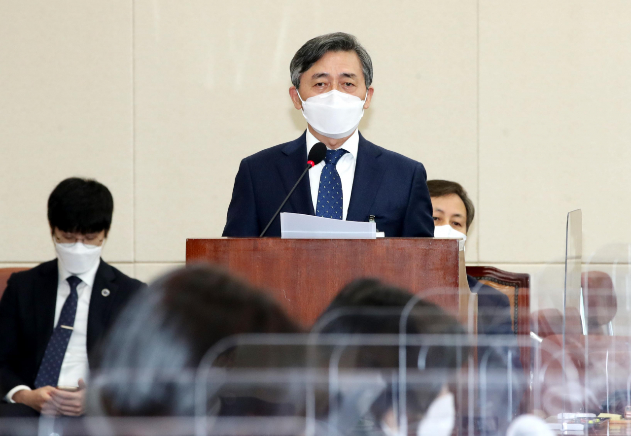 양승동 한국방송공사 사장이 15일 국회 과학기술정보방송통신위원회의 한국방송공사, 한국교육방송공사 국정감사에서 업무보고를 하고 있다. [연합]