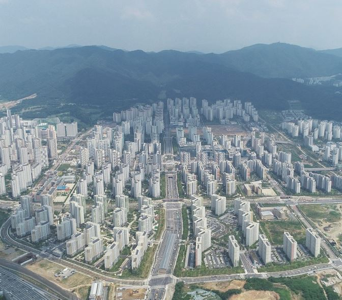 강남권 입지로 주목받는 위례신도시 전경. 마지막 분양물량으로 한국토지주택공사(LH)와 서울도시주택공사(SH)가 송파구와 하남에서 공공분양 아파트 2012가구를 공급한다. [한국토지주택공사 제공]