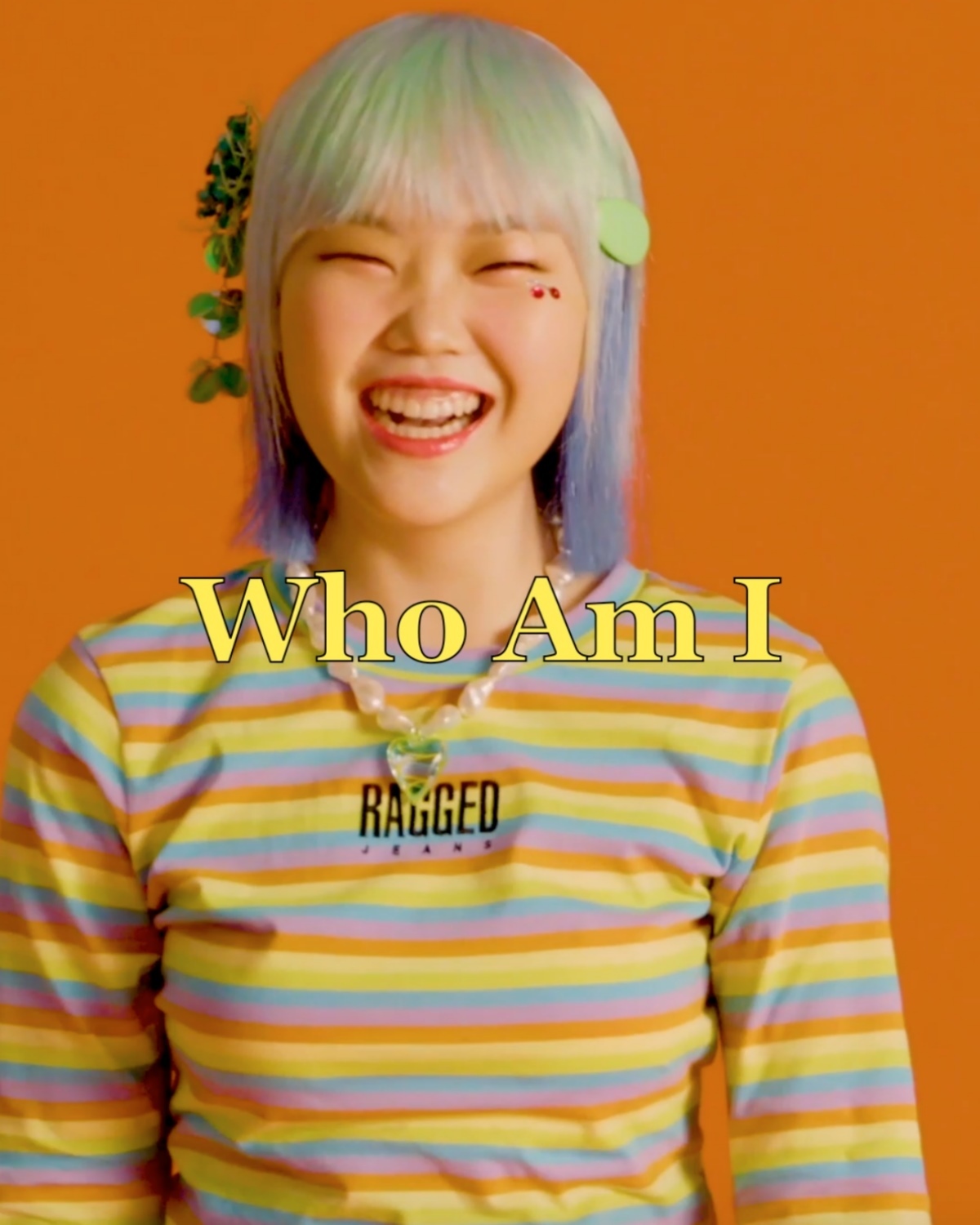 Lee Shyun's first single "Alien" (YG Entertainment)