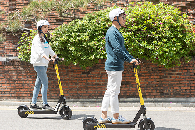 공유 킥보드 업계가 서비스 지역 확대 전략을 강화하며, 치열한 경쟁을 예고하고 있다. [헤럴드DB]
