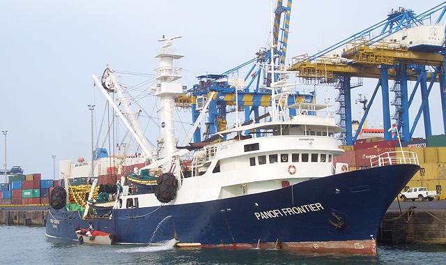 지난 6월 서부 아프리카 베냉 코토누 항구로부터 약 111㎞ 떨어진 해상에서 한국인 선원 5명이 무장세력의 공격을 받은 '파노피 프런티어'호 [연합뉴스]