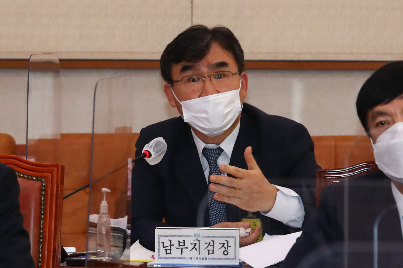 박순철 서울남부지검장이 19일 오전 서울 여의도 국회 법제사법위원회에서 열린 서울고검·수원고검 산하 검찰청들에 대한 국정감사에서 답변하고 있다. 연합뉴스