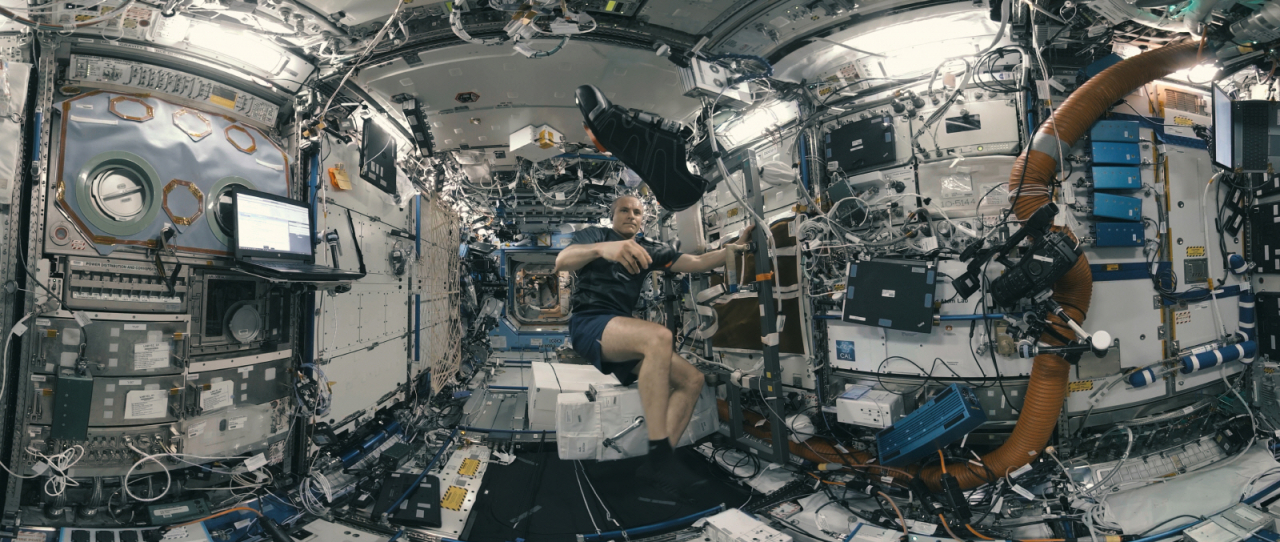 22일 공개된 'Space Explorers: The ISS Experience’ 에피소드1의 한 장면[LG유플러스 제공]