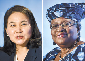 WTO 수장 선거 최종결선에 오른 유명희(사진 왼쪽)·오콘조-이웰라.