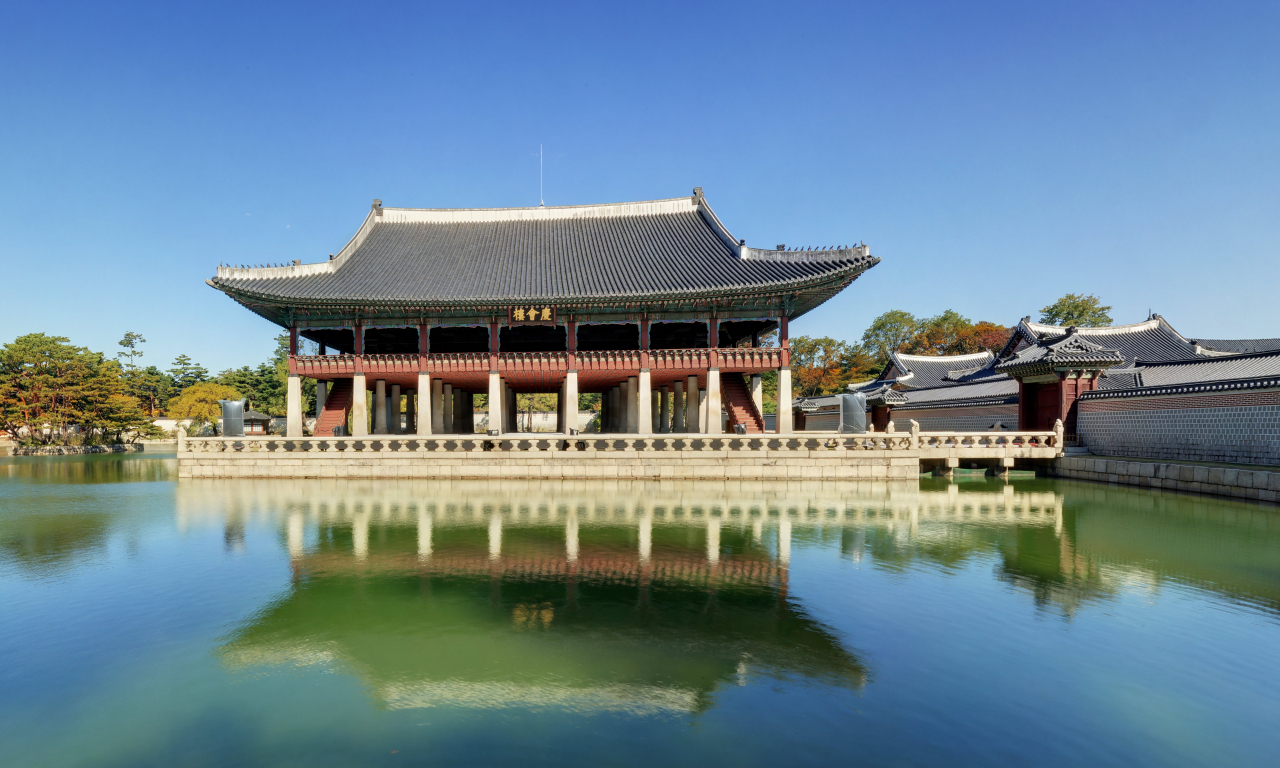 경복궁 경회루의 가을정취▶