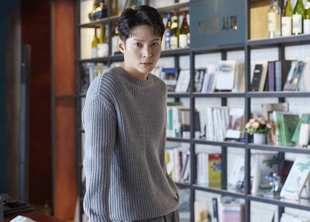 최근 SBS 드라마 ‘앨리스’를 마친 배우 주원은 뮤지컬 ‘고스트’를 통해 7년 만에 무대 복귀를 결정했다. 그는 “난 원래 무대에 섰던 배우이고, 다시 무대에 돌아와 설 수 있다는 것에 자부심을 가지고 있다”며 공연에 대한 각별한 애정을 드러냈다. [신시컴퍼니 제공]