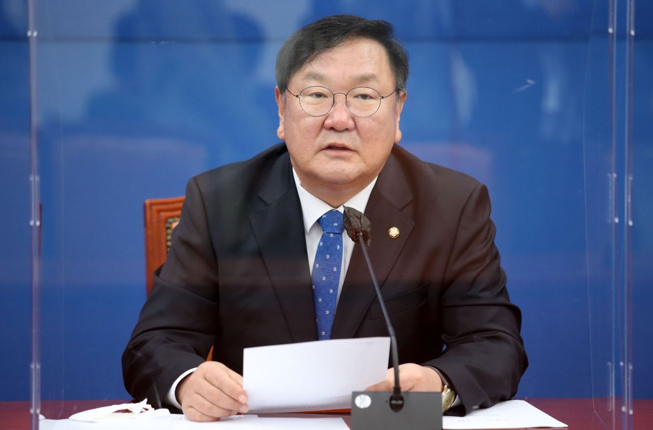 김태년 더불어민주당 원내대표가 27일 오전 서울 여의도 국회에서 열린 원내대책회의에서 발언하고 있다. [연합]