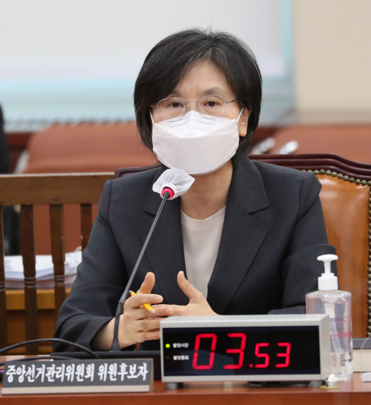 노정희 중앙선거관리위원 후보자가 27일 서울 여의도 국회에서 열린 인사청문회에서 답변하고 있다. [연합]