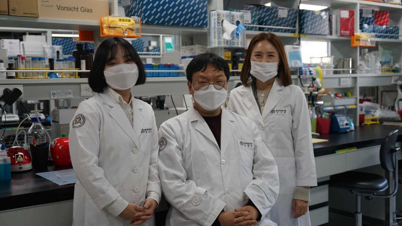 왼쪽부터 김세연 박사, 김형준 박사, 이신려 박사.[한국뇌연구원 제공]