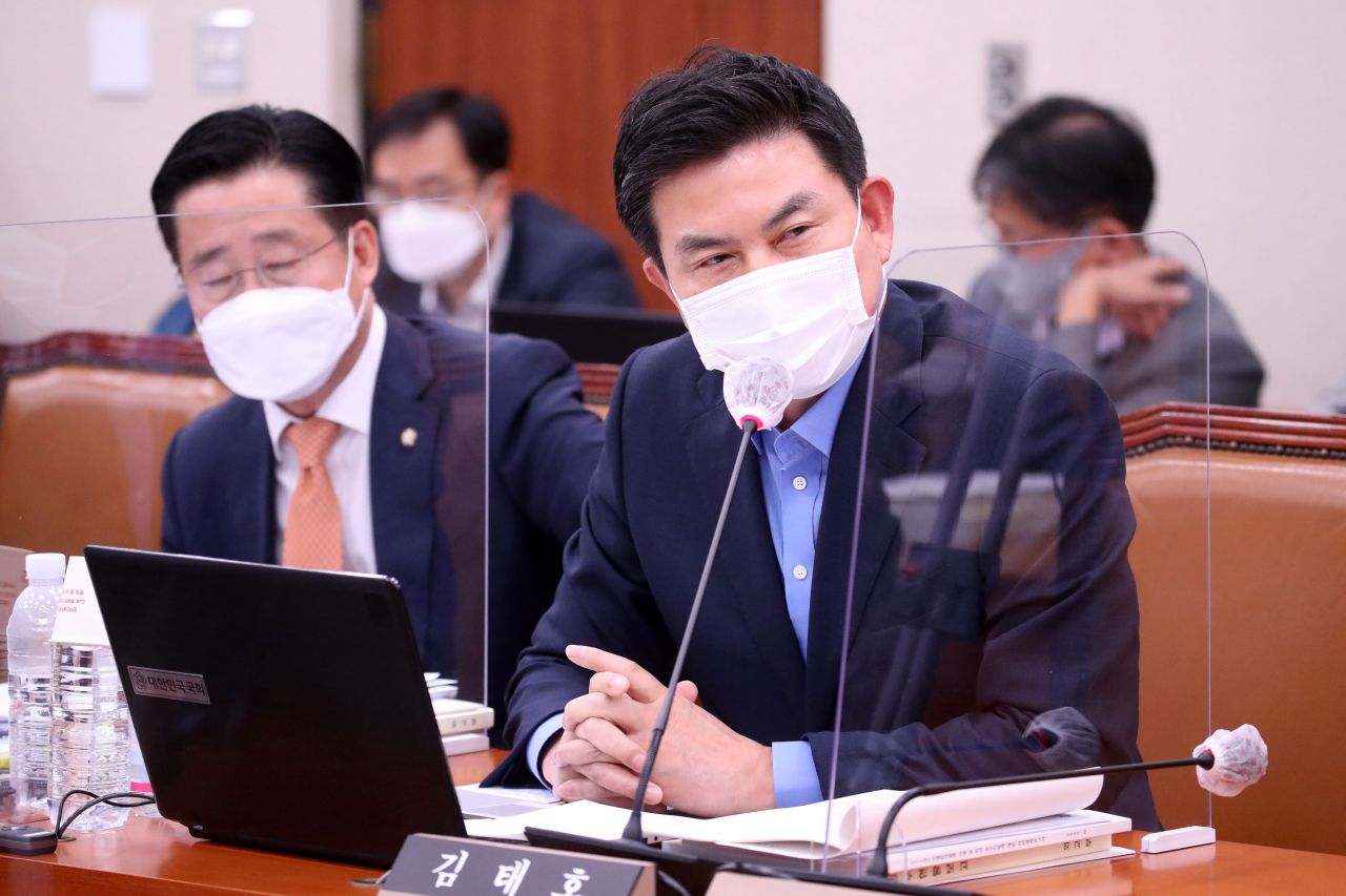 국민의힘은 지난해 총선을 앞두고 탈당, 무소속 당선된 김태호 의원(사진)에 대해 복당을 승인했다. [연합]