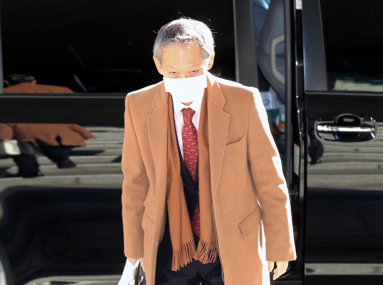 다키자키 시게키(瀧崎成樹) 일본 외무성 아시아대양주 국장이 지난 29일 오전 이도훈 한반도본부장 등과 면담하기 위해 서울시 종로구 도렴동 외교부청사에 도착해 차에서 내리고 있다. [연합]