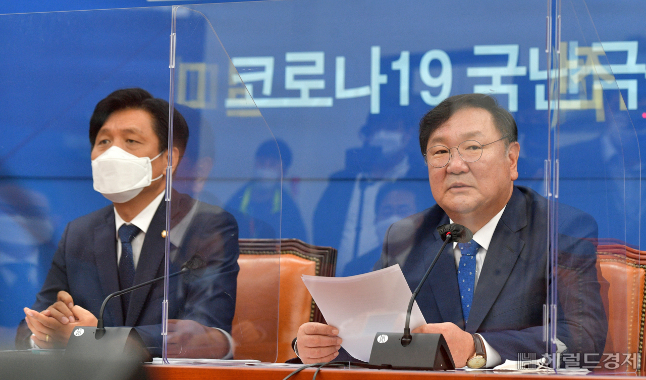 [헤럴드경제=이상섭 기자] 김태년 더불어민주당 원내대표가 29일 국회에서 열린 정책조정회의에 참석, 모두발언을 하고 있다. babtong@heraldcorp.com