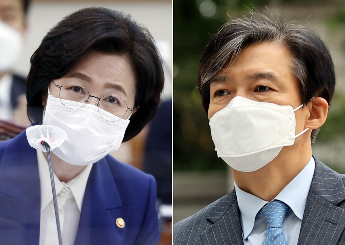 추미애 법무부 장관(왼쪽)과 조국 전 법무부 장관. [연합]