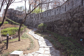 북악산 북측 성벽길