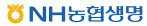 온라인 플랫폼을 총괄하는CM사업팀 오은석(왼쪽) 팀장이 직원과 함께 NH농협생명 모바일 어플리케이션을 소개하고 있다.