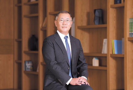 지난 30일 정의선 현대차그룹 회장이 경영 참여 후 처음으로 현대차 노조 집행부를 만나 발전적 노사관계를 당부했다. 정의선 현대차그룹 회장 [현대차그룹 제공]