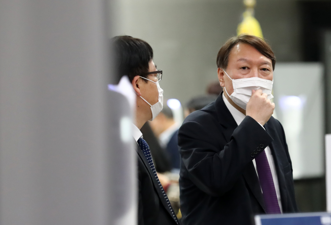 ‘맞을수록 더 커지는’ 윤석열…‘갈수록 작아지는’ 野잠룡