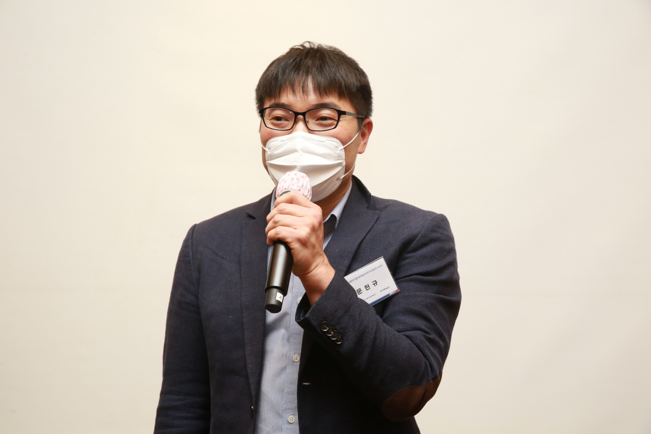 최우수상을 수상한 문헌규 ㈜에어블랙 대표가 수상소감을 전하고 있다.[중소벤처기업진흥공단 제공]