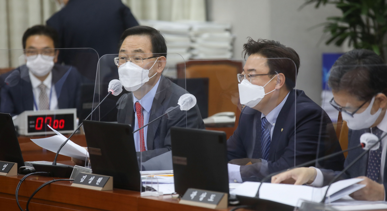 주호영 국민의힘 원내대표가 30일 오전 서울 여의도 국회에서 열린 운영위원회의 국가인권위원회에 대한 국정감사에서 발언하고 있다. [연합]